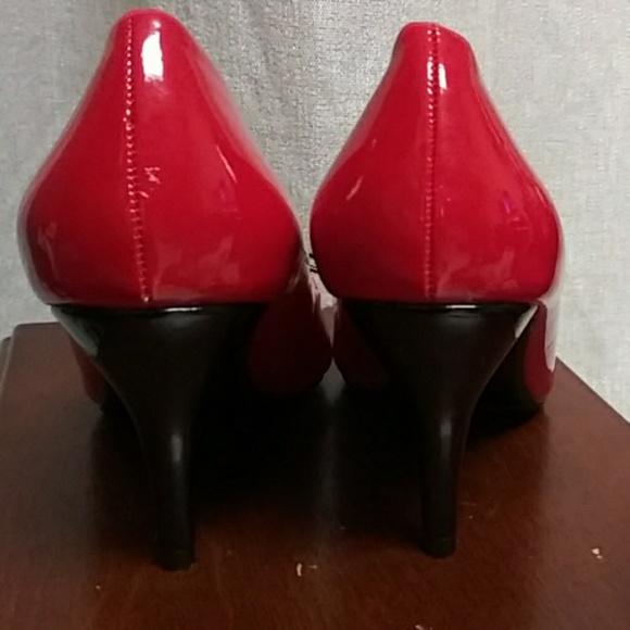 🌞Red Pumps🌞 "FS" - Picture 3 of 5